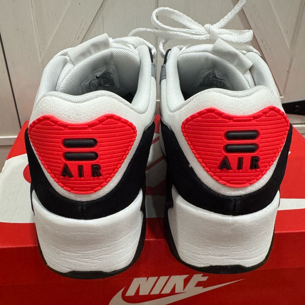 Nike Women's Air Max 90 Lv8 'Infrared’ Womens 9.5 - Picture 4 of 9